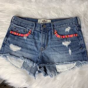 Hollister Embroidered Distressed Denim Shorts 26‎